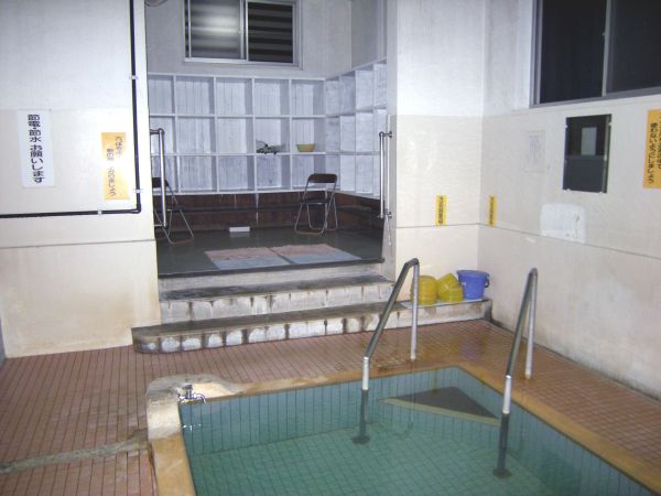 九日天温泉 脱衣所